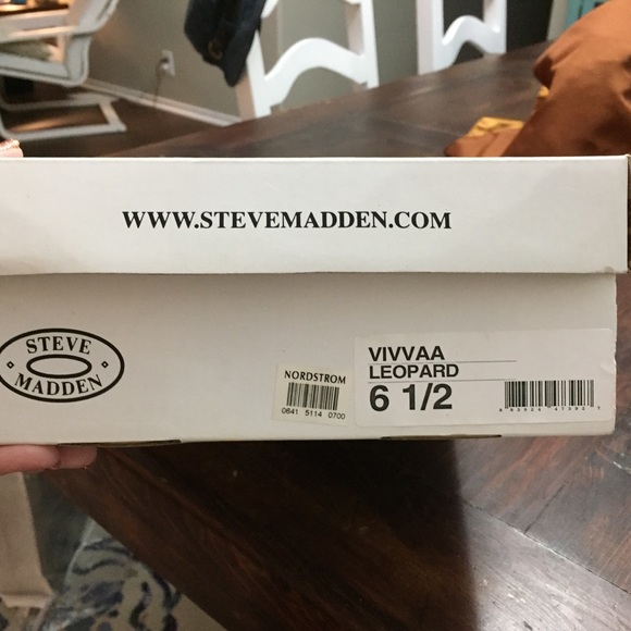 Steve Madden Vivvaa Leopard Heels - Picture 4 of 4